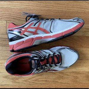 ASICS gel pursue running shoes